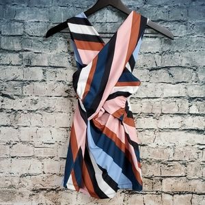 5/$30 🎀 Top Bloggers Boutique | Criss-cross Bodice Top